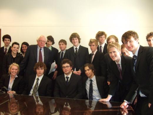 Read more about the article Sen. Sanders met with students from the Rugby School in Warwickshire