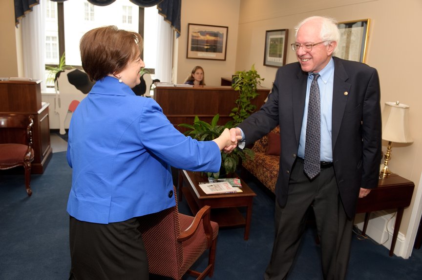 Read more about the article Sanders Meets with Supreme Court Nominee