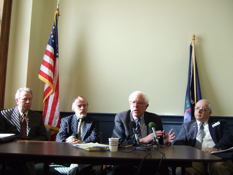 Read more about the article Senator Sanders Calls for Full Funding to Treat Veterans Suffering from Traumatic Brain Injuries